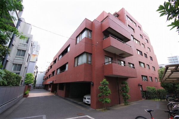 メゾンドール北参道　外観1