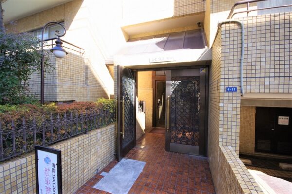 シビタス原宿外観2