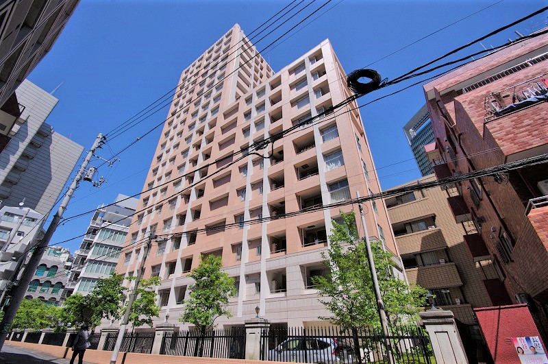 ファミール新宿グランスィートタワー外観キャッチ