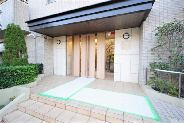 リビオ千歳烏山クリアフラット外観2
