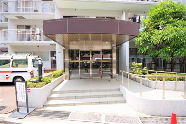 西新宿ハウス外観2