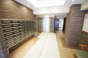 日商岩井弥生町マンションエントランス (3)