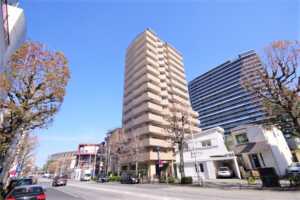 秀和青山神宮前レジデンス外観1